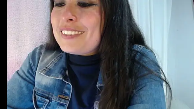 Alexandrasaenz online show from November 23, 3:31 am