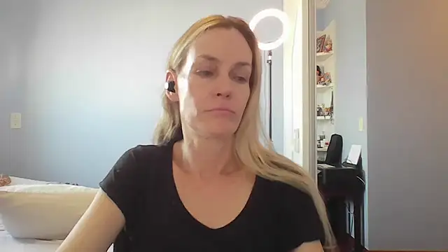 Annylove1 online show from March 20, 11:48 am