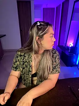 Im sophiie online show from September 13, 7:05 am