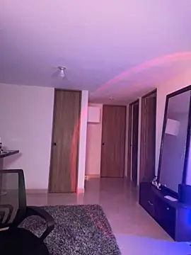 Im sophiie online show from October 3, 6:29 am