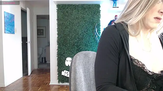 Vixen Lockheart online show from October 10, 6:02 pm