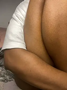  yisela  online show from February 18, 1:27 am