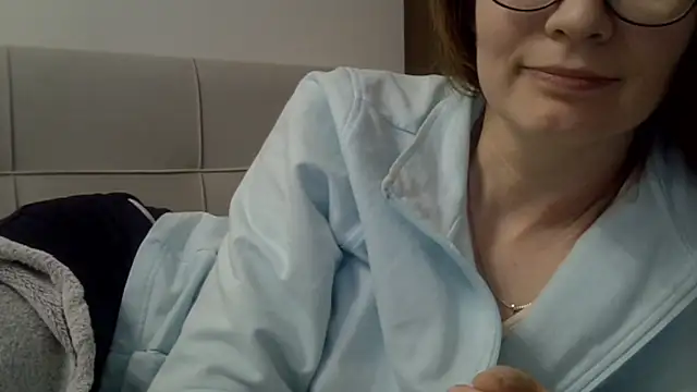 Ashleyspice online show from February 6, 7:12 am