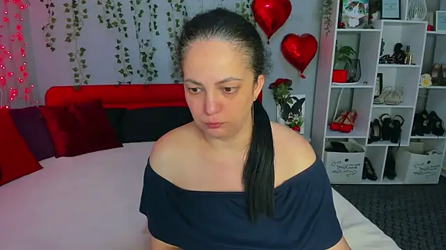 DarlingMilf online show from April 8, 5:48 pm