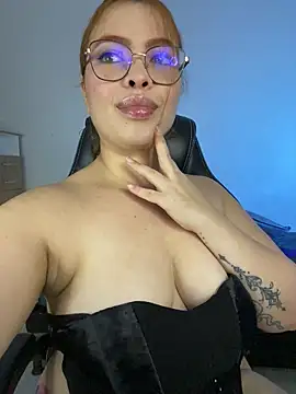 Snapshot of Liza_1 chatting on October 23, 11:33 pm Liza 1 online show from October 23, 11:33 pm