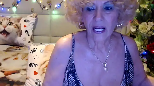 HappyWomanOn online show from March 26, 7:15 pm