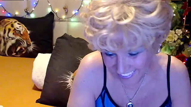 HappyWomanOn online show from October 26, 7:53 pm