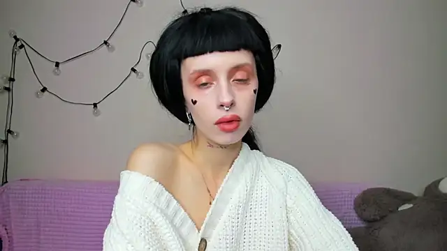 FlowerOfSin2001 online show from October 10, 2:55 pm