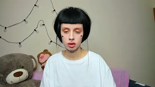 FlowerOfSin2001 online show from October 11, 3:59 pm