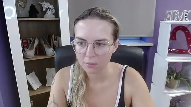 Zoey Erotic online show from September 10, 4:34 am