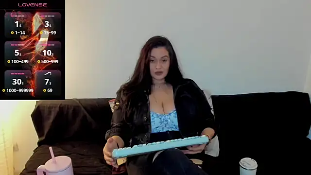 Laura sinner online show from March 4, 8:15 pm