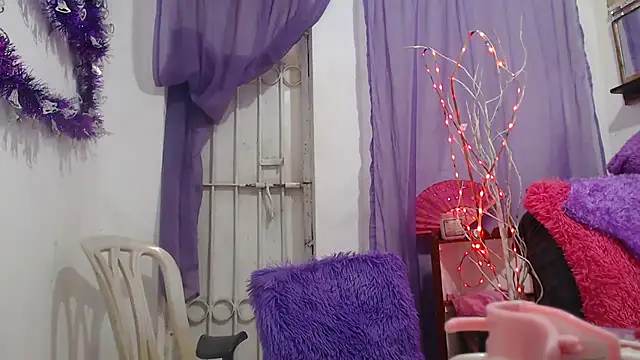 heyline milf online show from November 24, 5:15 pm