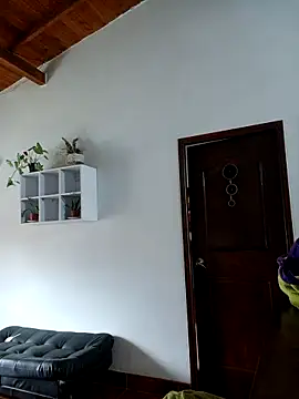 LunaZambrano online show from April 12, 7:16 pm