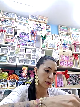 LunaZambrano online show from November 19, 7:47 pm