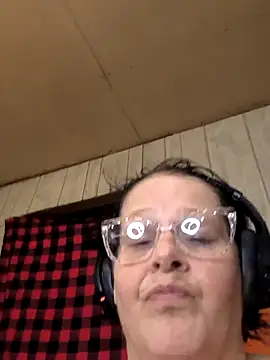 Snapshot of davisdesires@xh chatting on September 28, 7:19 pm davisdesiresxh online show from September 28, 7:19 pm