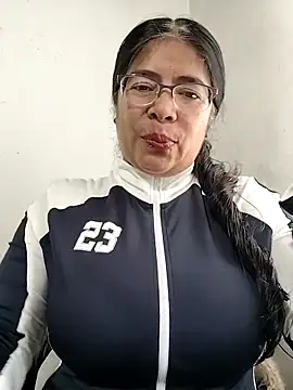   valentina18 online show from October 31, 1:37 pm