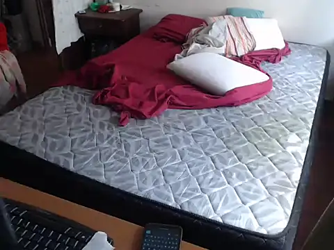 Snapshot of deftoolceles chatting on October 16, 2:09 pm deftoolceles online show from October 16, 2:09 pm