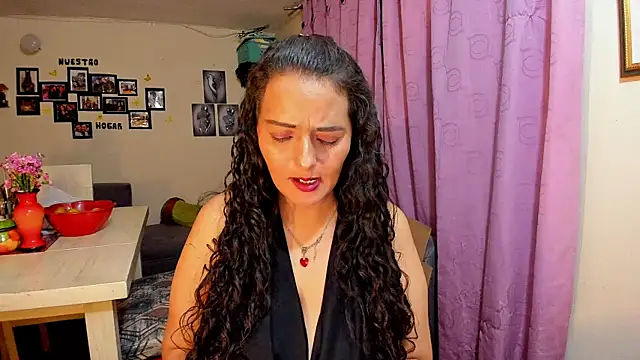 emma luxy online show from February 20, 4:44 am