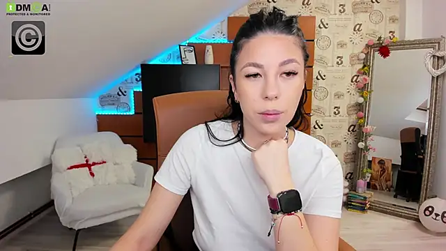 EmillyTaylor online show from February 3, 4:32 am