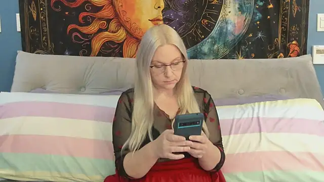 SaraBearXo online show from September 11, 1:11 pm