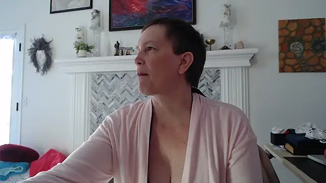 AuroraWillows online show from April 8, 2:30 pm