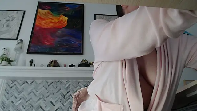 AuroraWillows online show from April 11, 4:10 pm