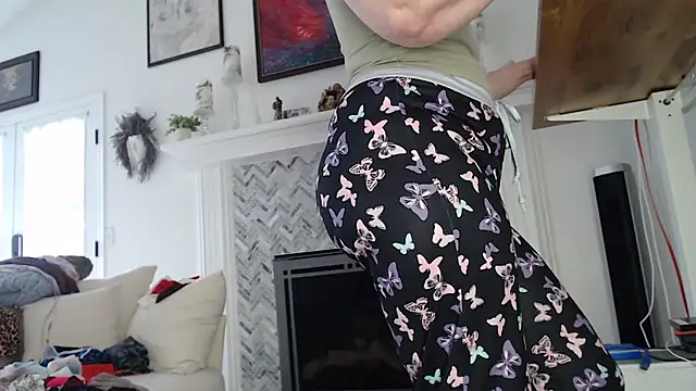 AuroraWillows online show from September 21, 3:32 pm