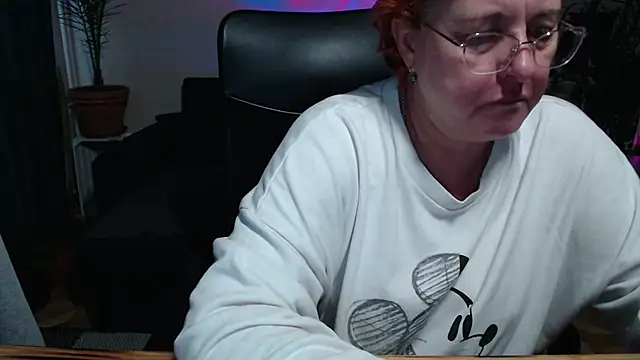 JoannaAndNeighbour online show from October 18, 10:18 am