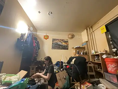 Snowbunnycake 131 online show from March 1, 9:20 am