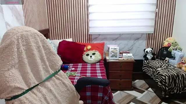 Sonialorens  online show from April 16, 11:07 pm