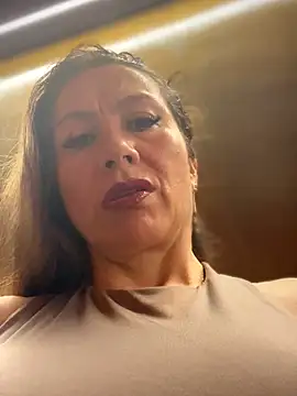 angelitasexy81 online show from April 10, 10:32 am