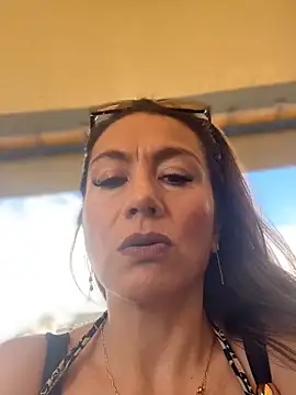 angelitasexy81 online show from April 19, 11:10 am