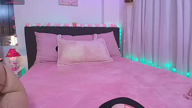 Foxy Megan online show from December 15, 6:35 pm