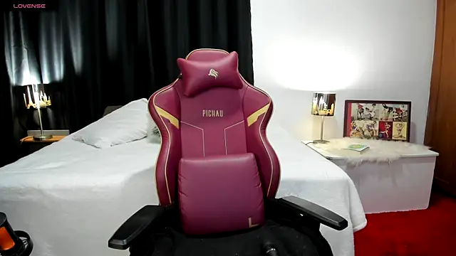 LauraColour online show from September 19, 3:27 am