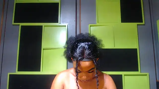 Snapshot of SexyAssDivaxxx chatting on October 16, 4:59 am SexyAssDivaxxx online show from October 16, 4:59 am