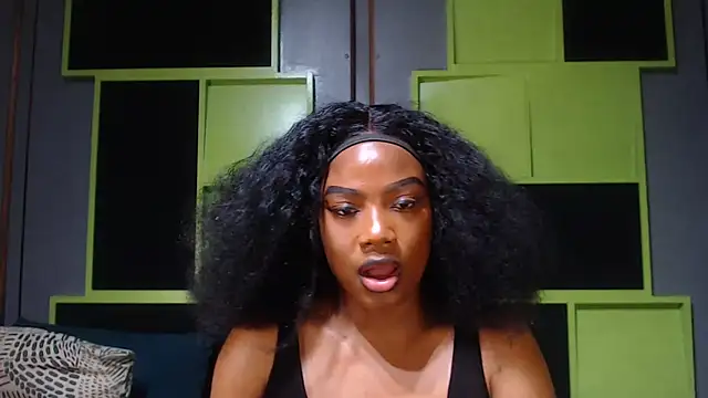 Snapshot of SexyAssDivaxxx chatting on October 28, 6:30 am SexyAssDivaxxx online show from October 28, 6:30 am