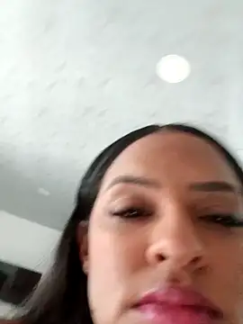 nashiira  online show from January 31, 9:57 pm