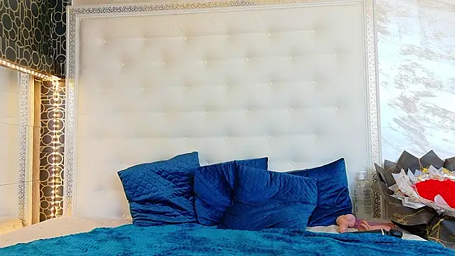 karissia online show from March 4, 7:37 am