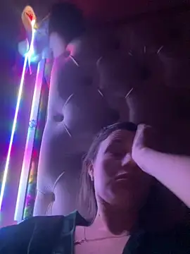 Flossy Vettie online show from November 6, 7:09 pm