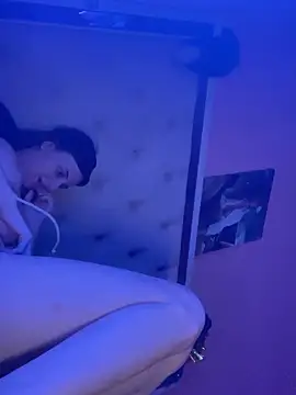 Flossy Vettie online show from November 7, 7:19 pm