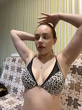 Lisaaan online show from April 8, 3:14 pm