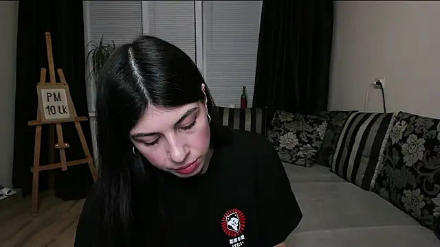 MolagAnna online show from March 12, 8:11 pm