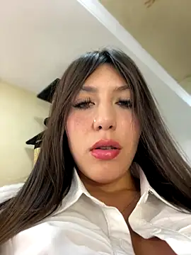 Snapshot of MiaJones21 chatting on September 24, 12:20 am MiaJones21 online show from September 24, 12:20 am