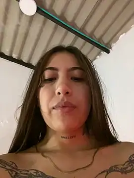 Snapshot of Babedemon chatting on October 27, 9:09 pm Babedemon online show from October 27, 9:09 pm