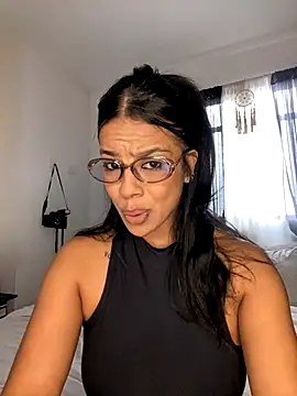 trianawhite online show from October 29, 3:14 pm