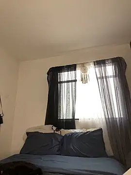 trianawhite online show from September 29, 3:28 pm