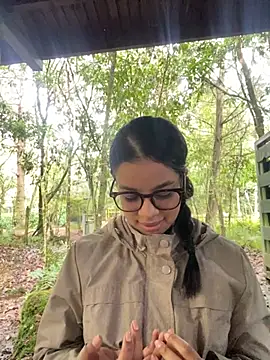 trianawhite online show from February 3, 3:50 pm