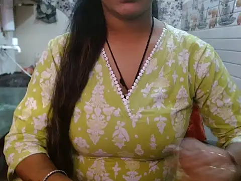 LovingPihu online show from November 17, 6:03 am