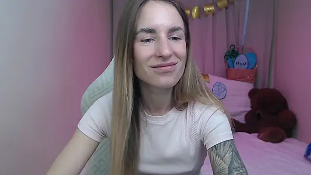 DeboraHorny online show from April 10, 6:30 am