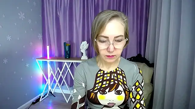 queen a n i online show from October 29, 9:02 am